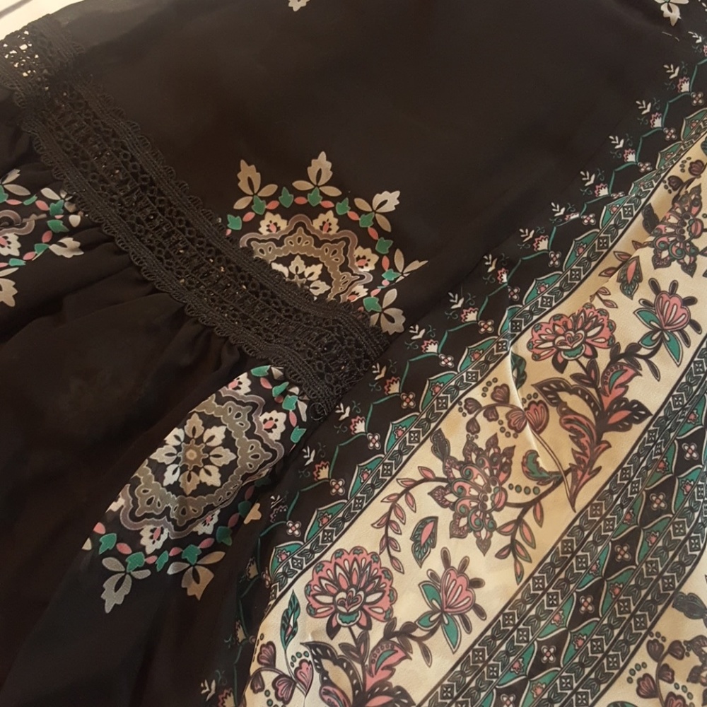 Boho Chic Black Dress - Picture 4 of 7